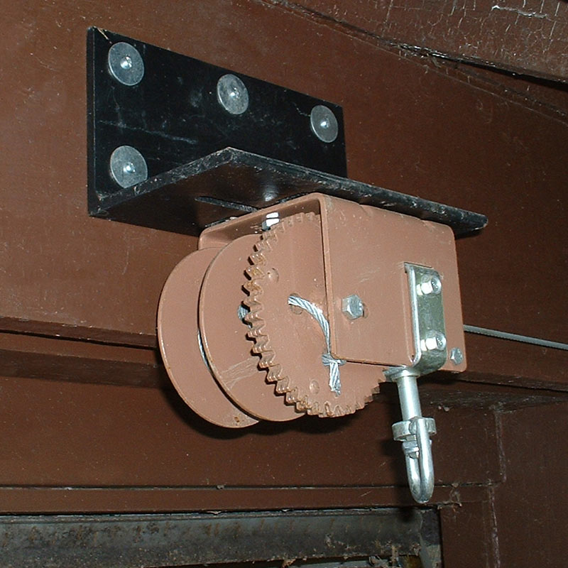 AngleMounting Winch Bracket Heavy Duty FarmTek